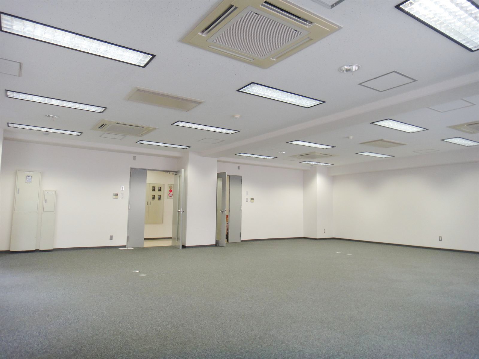 別角度の様子