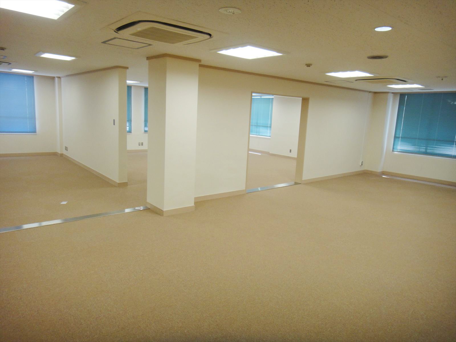 オフィス室内参考画像