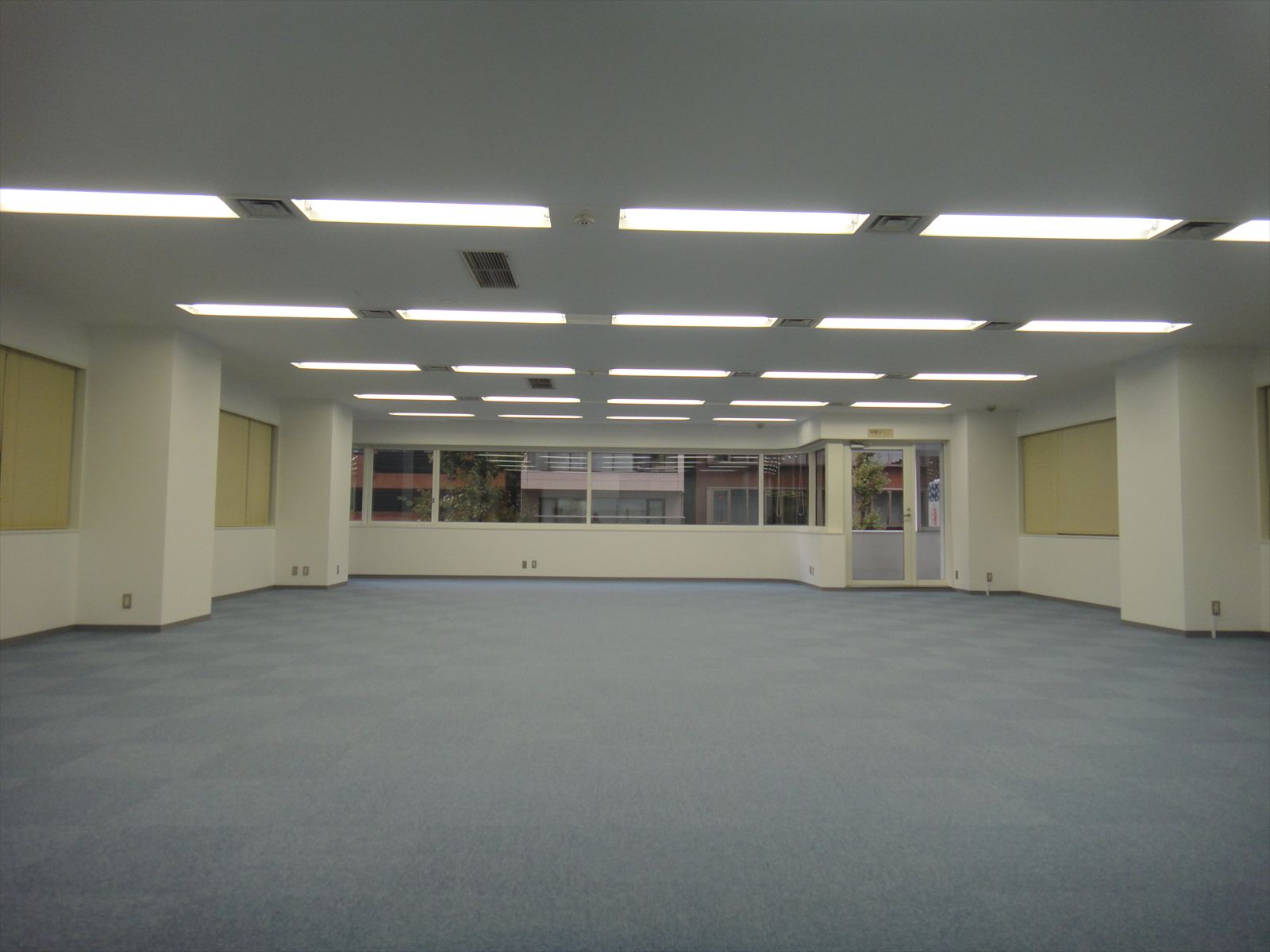 オフィス室内参考画像