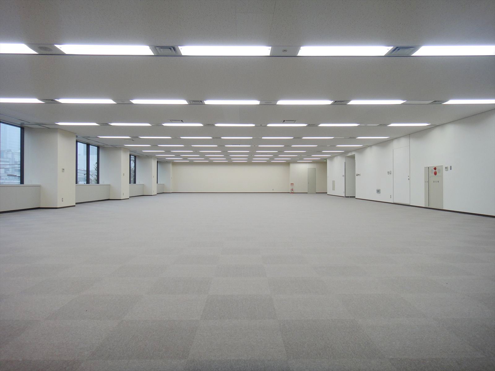 オフィス室内参考画像