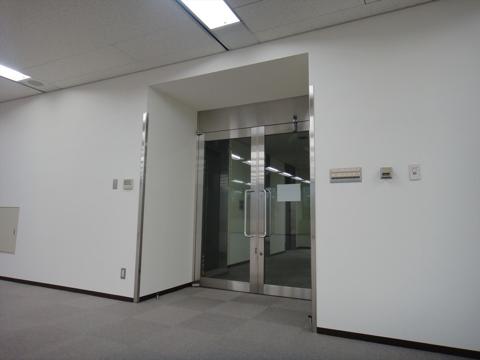 貸室出入口