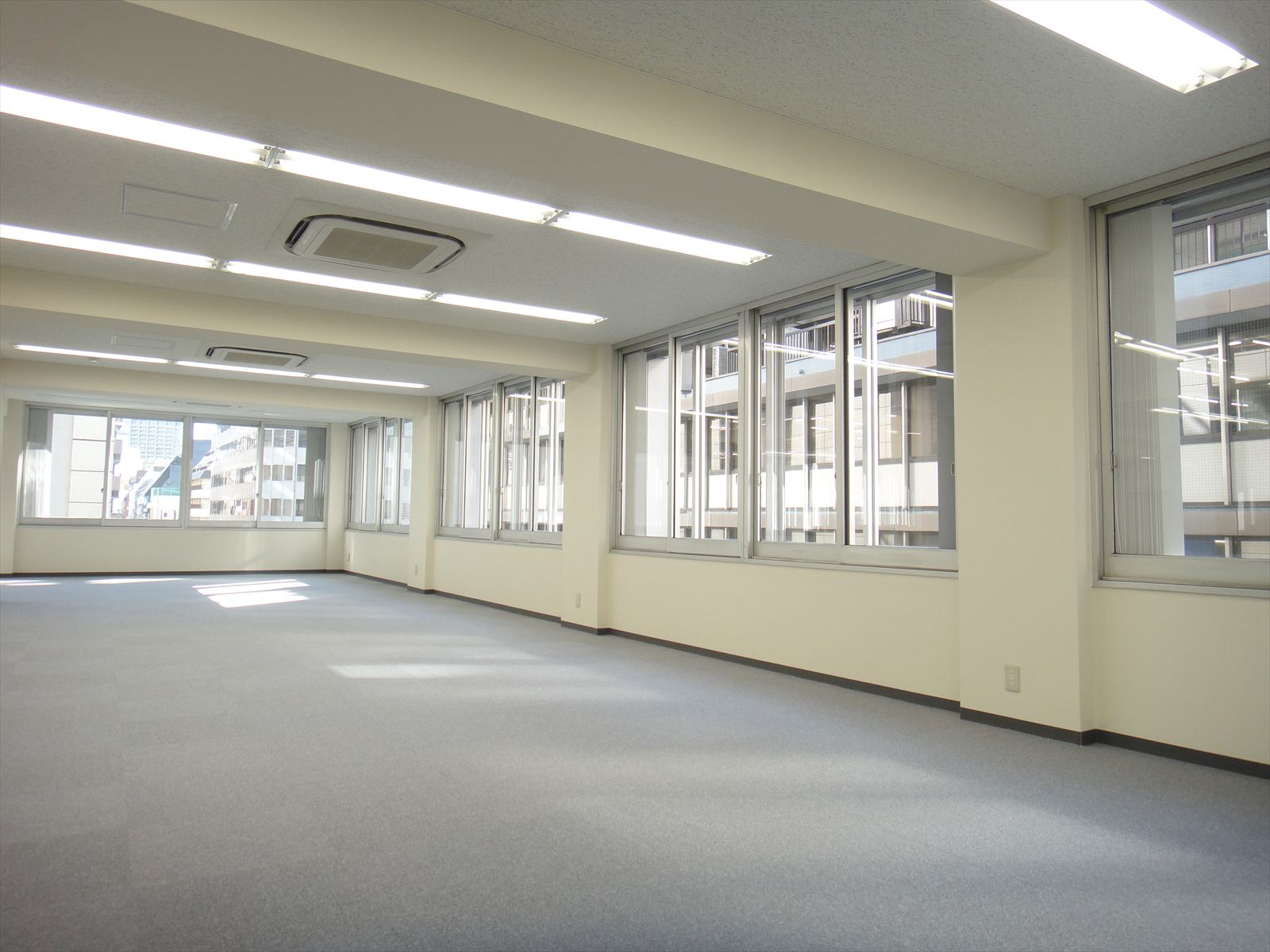 別角度の様子