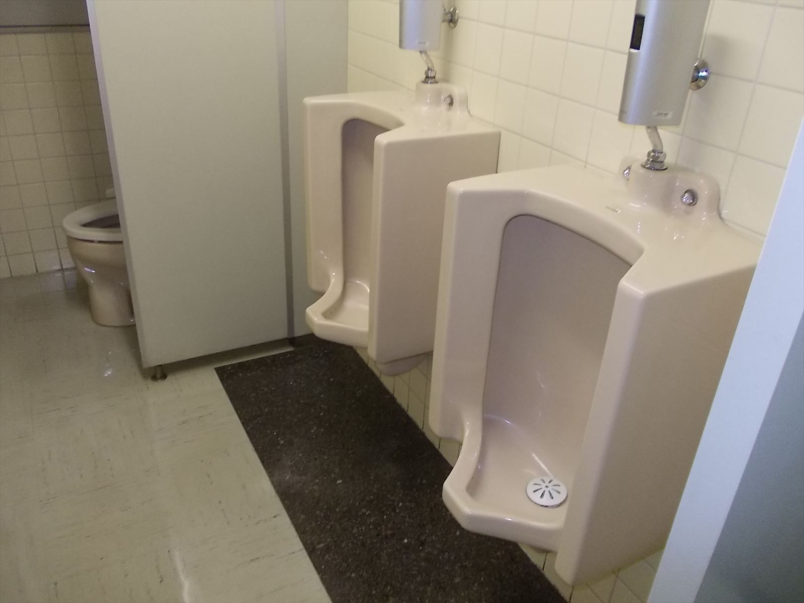 男性用トイレ