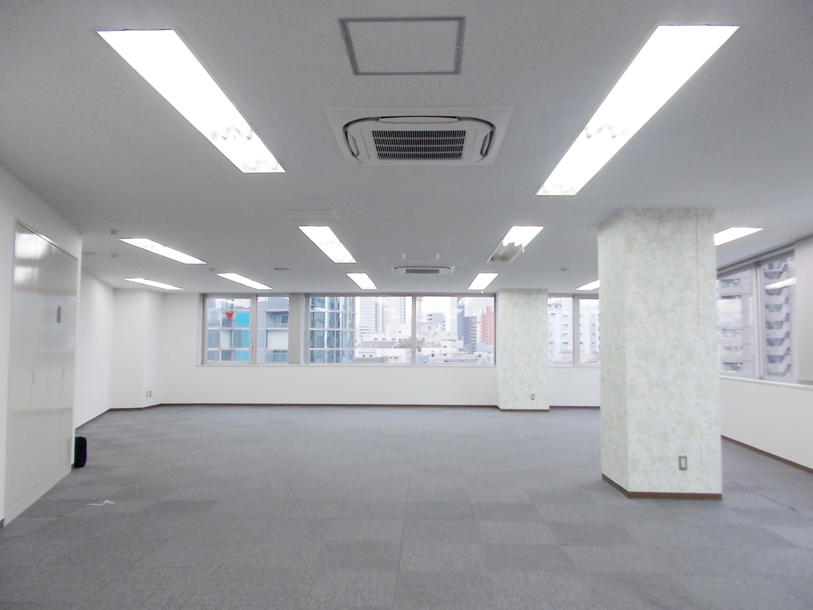オフィス室内参考画像
