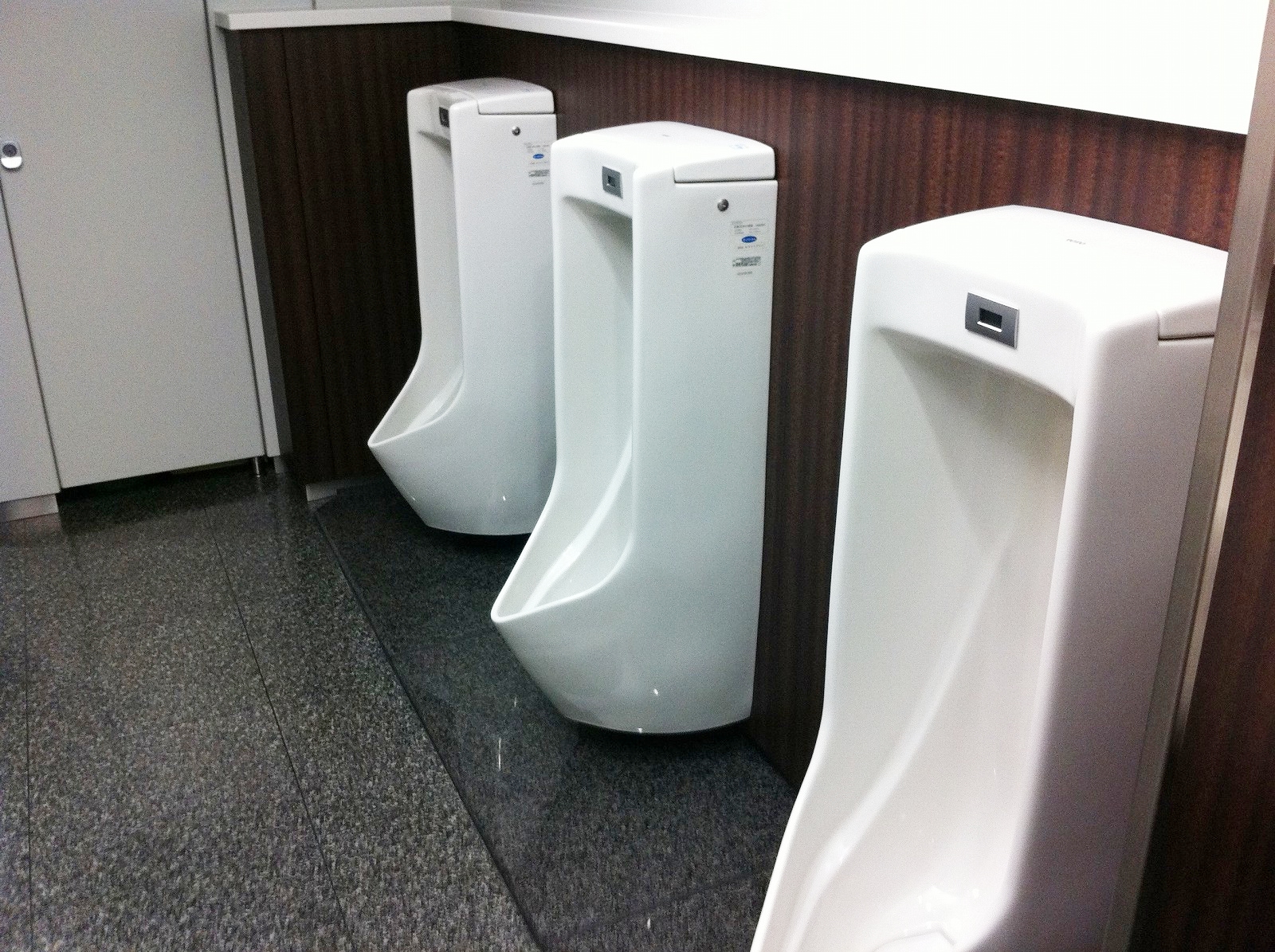 男性用トイレ