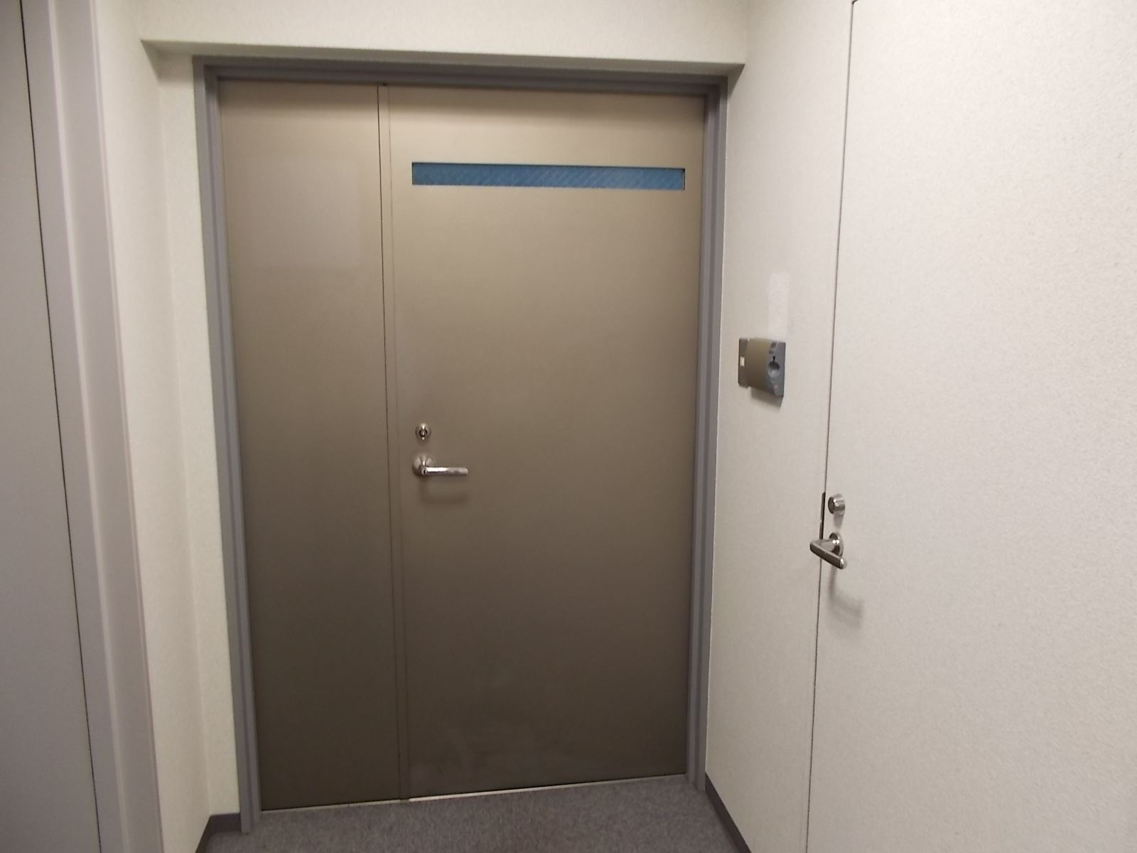 貸室出入口