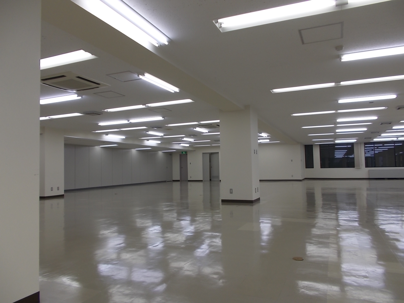 柱はレイアウトに利用すると良いでしょう