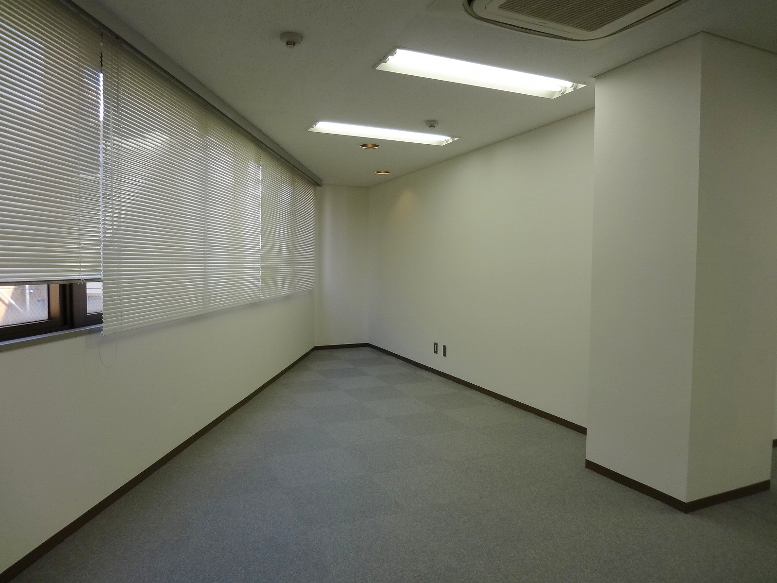 室内角の様子