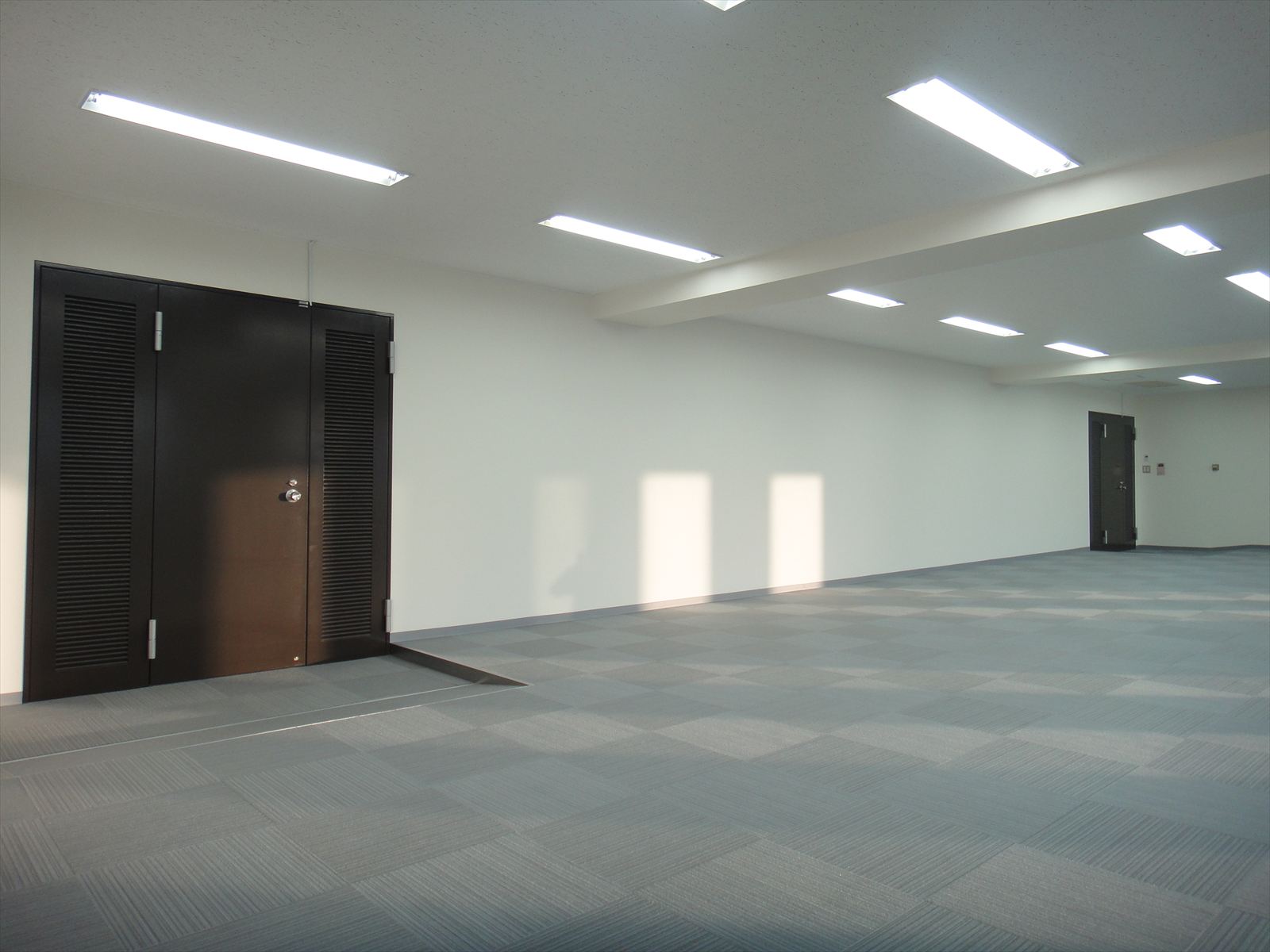 別角度の様子
