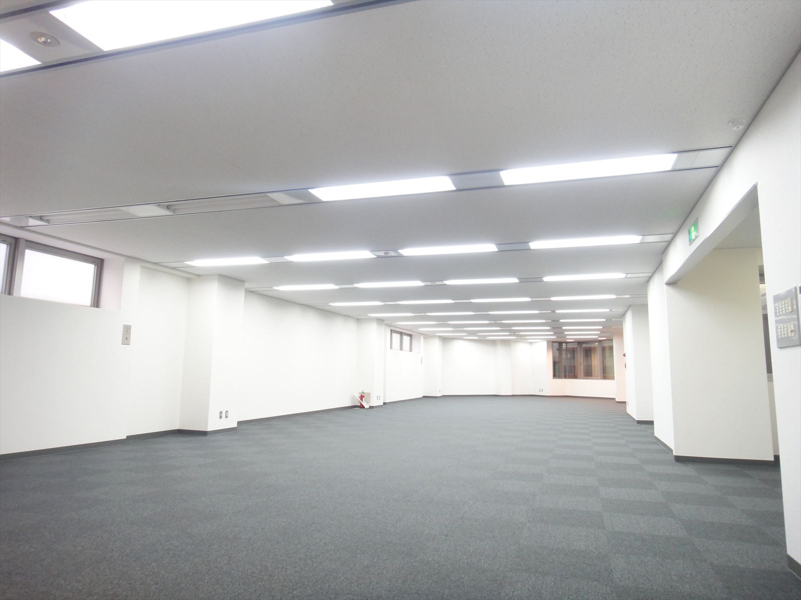 オフィス室内参考画像