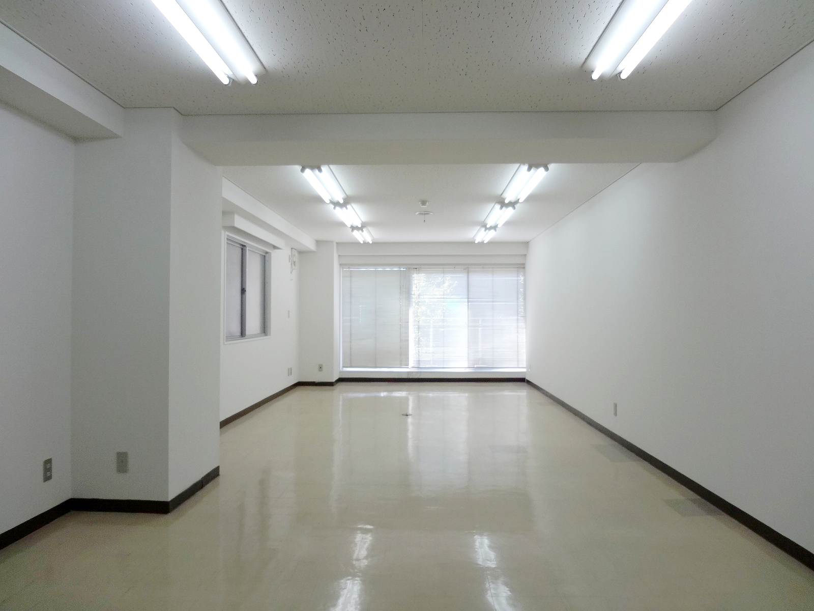 Pタイル仕様の室内