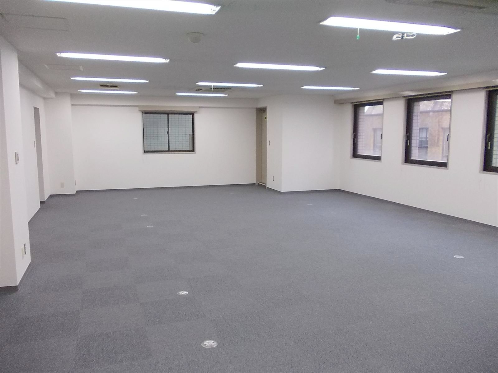 オフィス室内参考画像