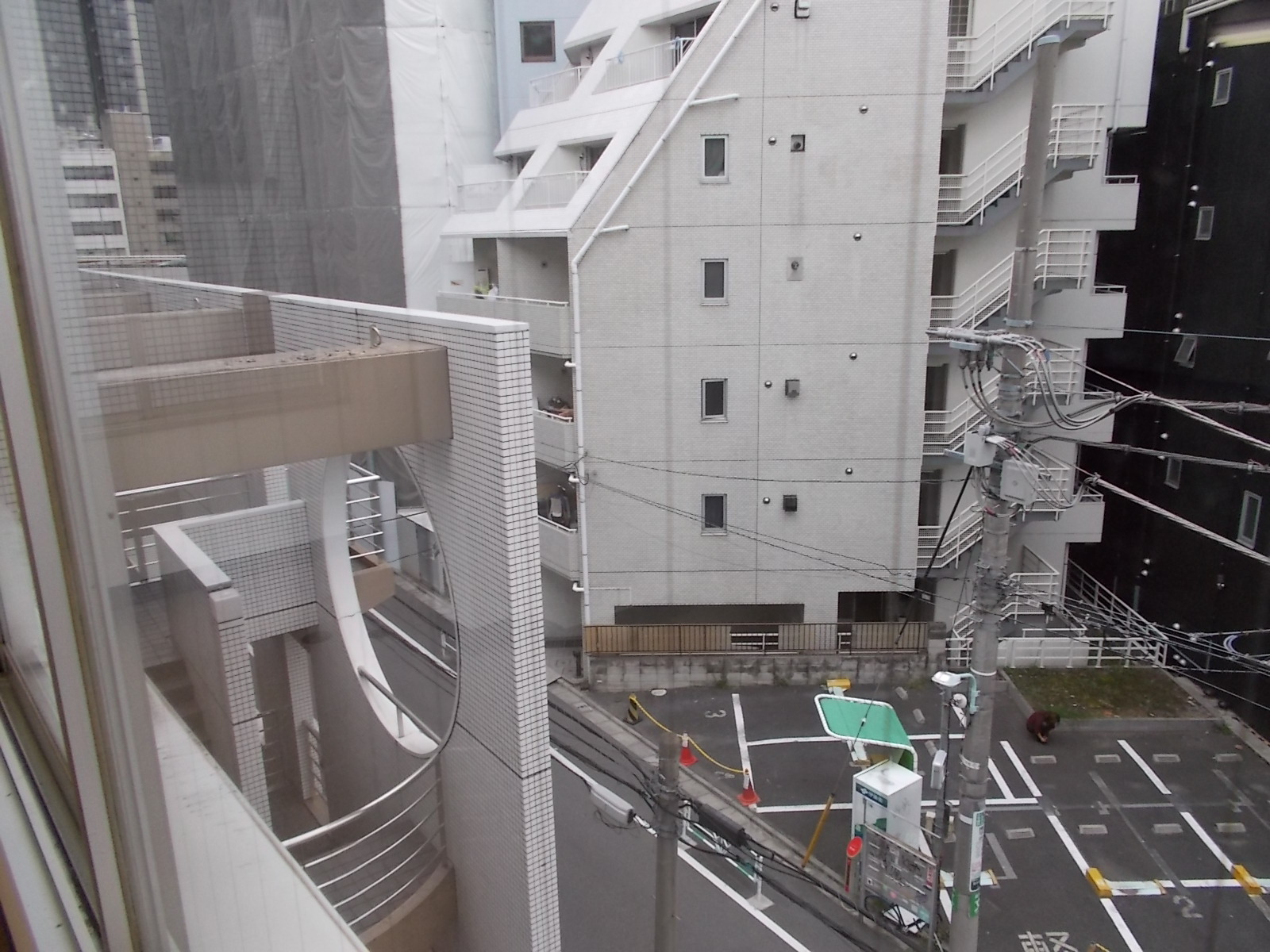 近くにはコインパーキング有り