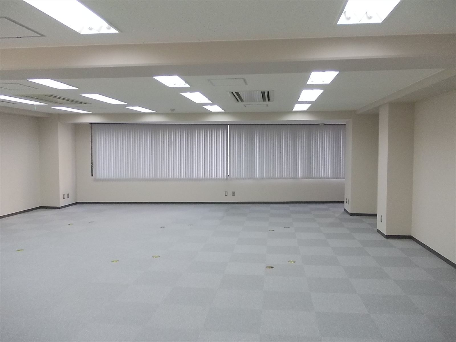 オフィス室内参考画像