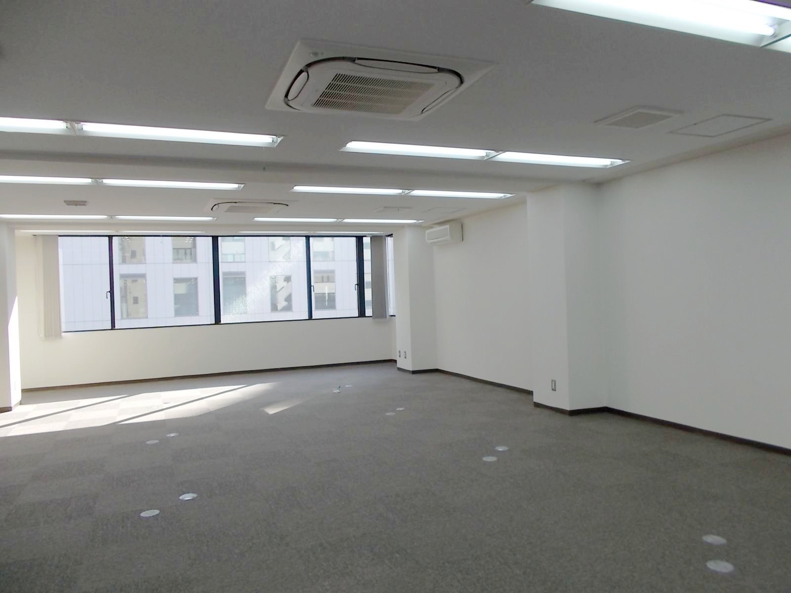 オフィス室内参考画像
