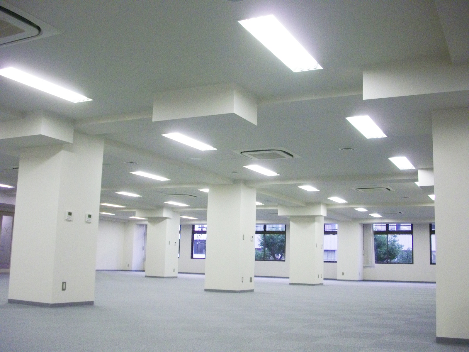 オフィス室内参考画像