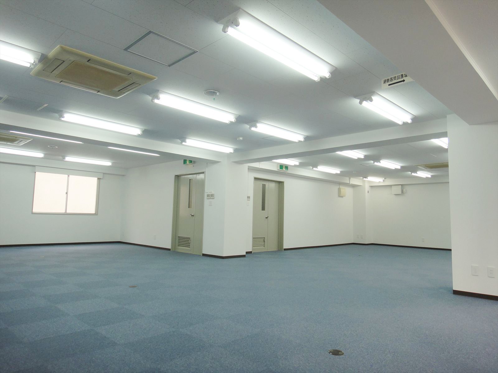 オフィス室内参考画像