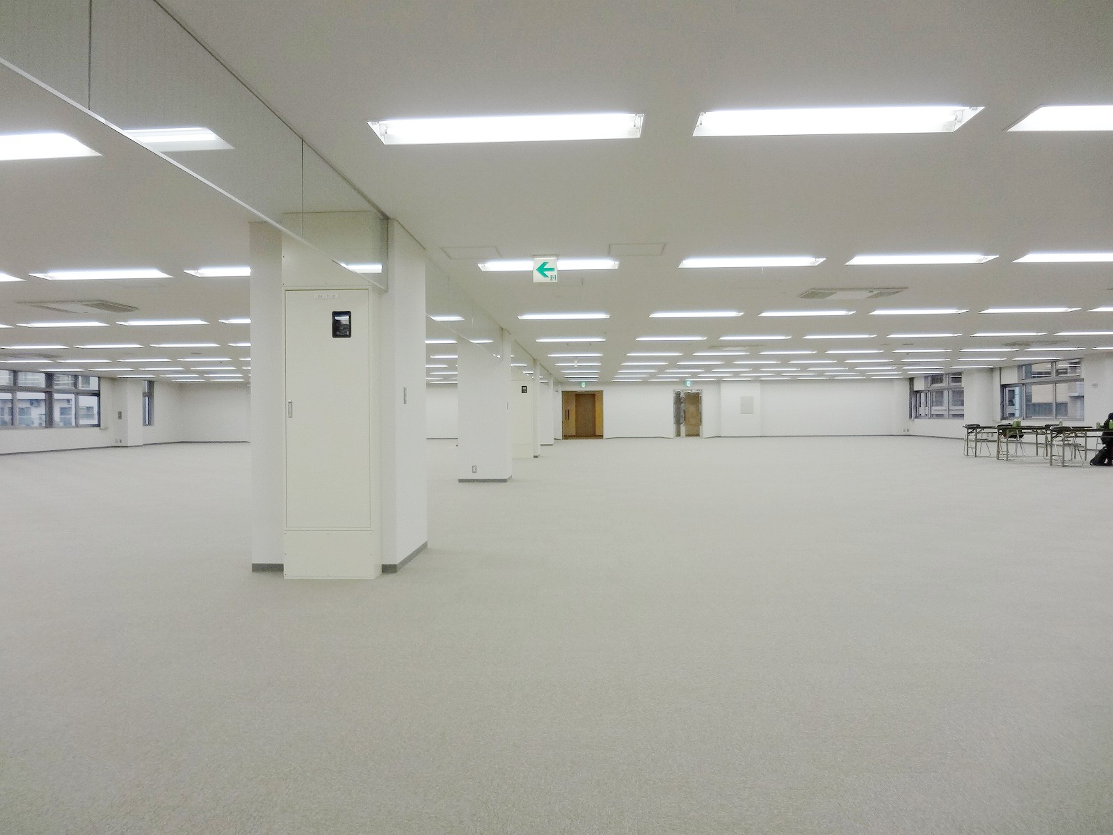 オフィス室内参考画像