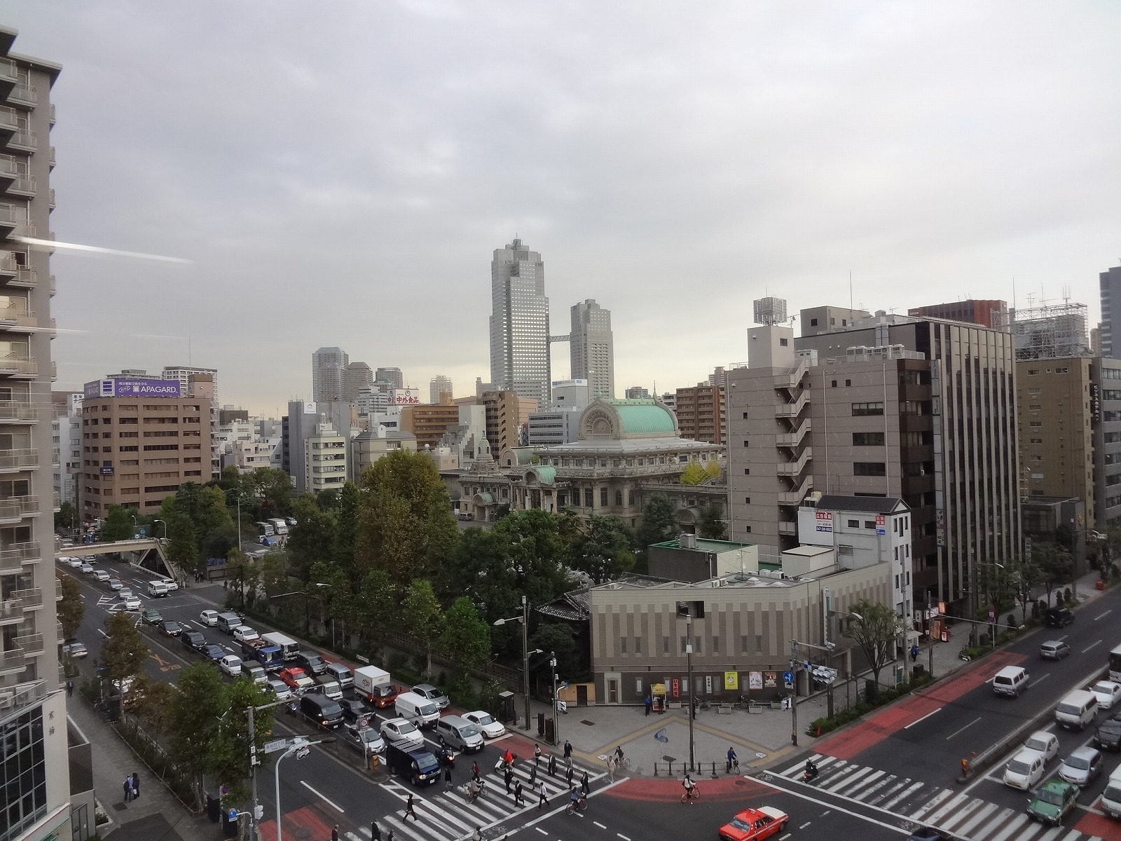 眺望（築地本願寺・聖路加タワー）