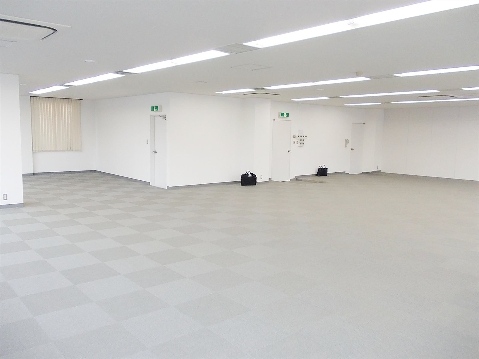 白を基調とした室内