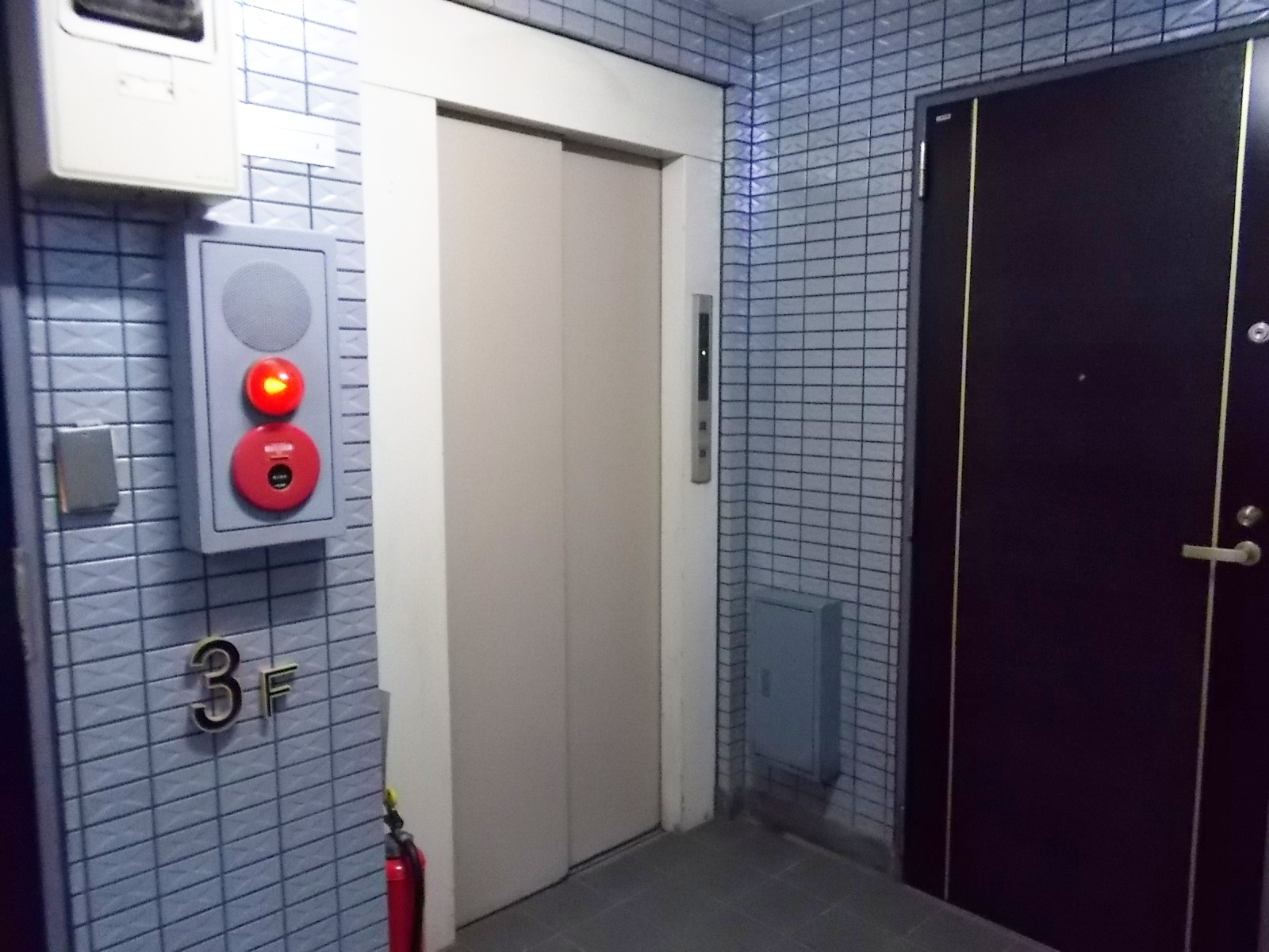 貸室EVホールひゃシンプルな雰囲気