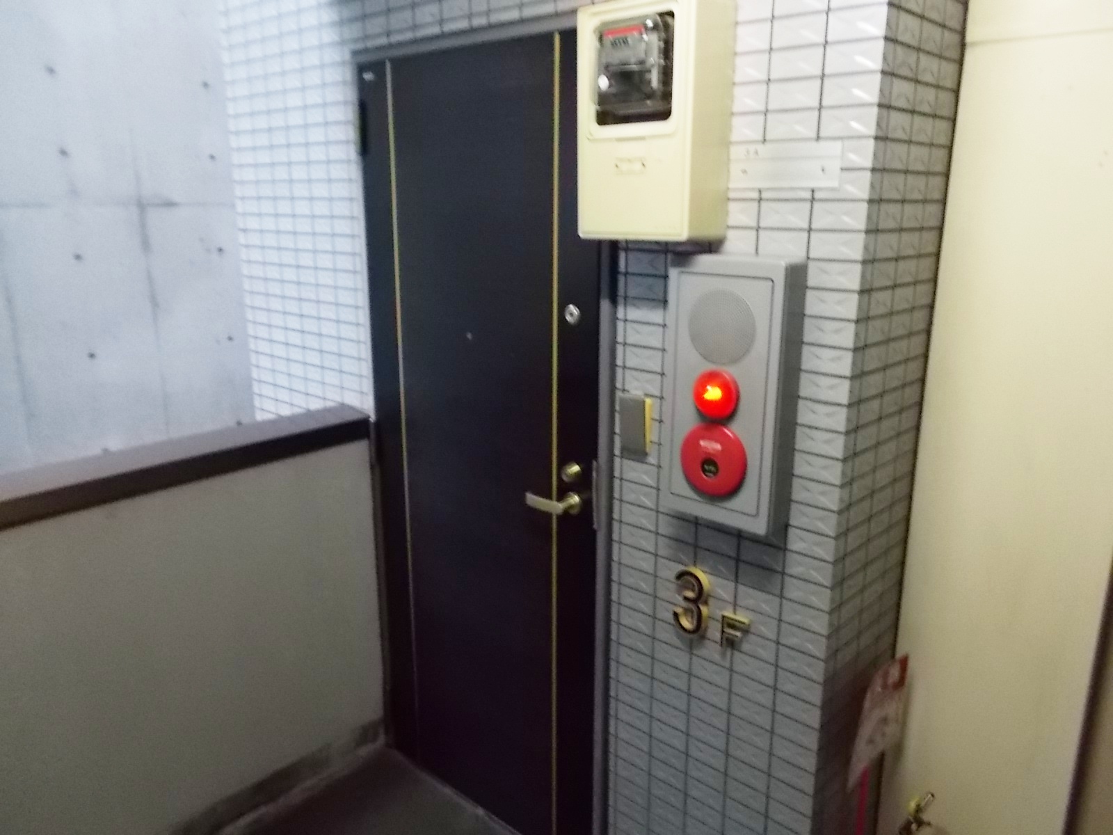 貸室内入り口