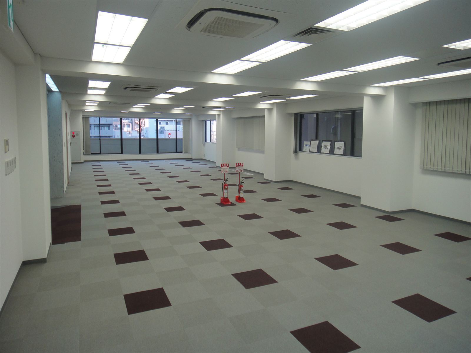 オフィス室内参考画像