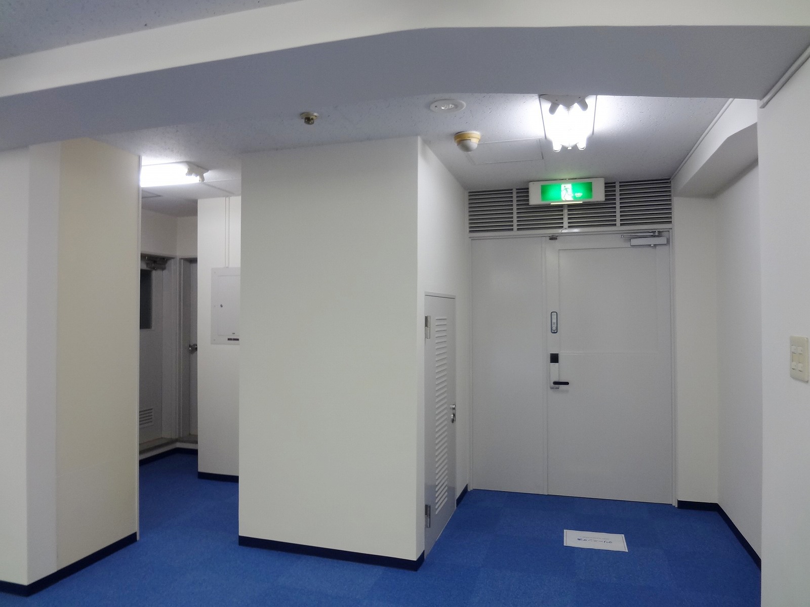 貸室出入口付近