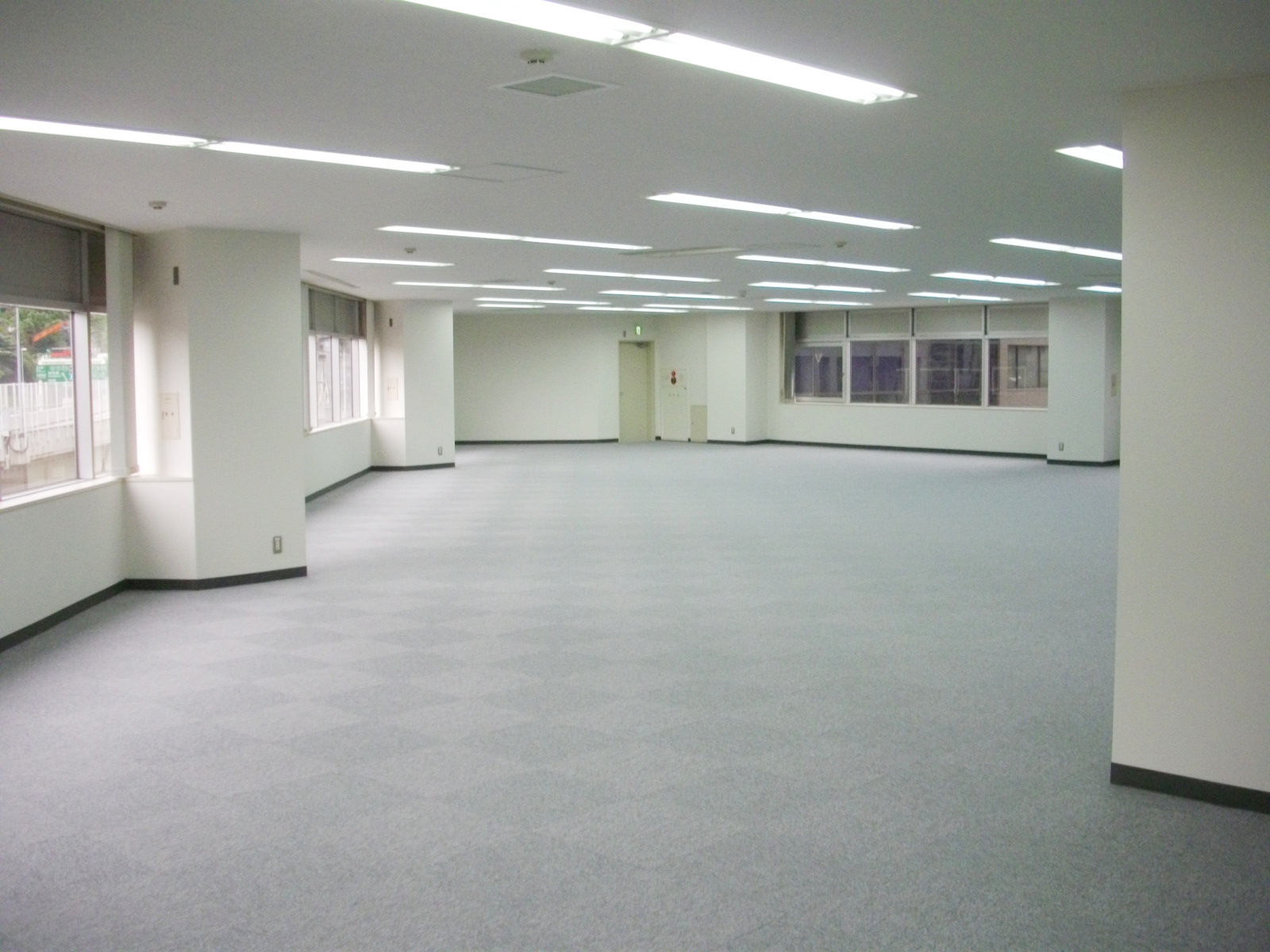オフィス室内参考画像