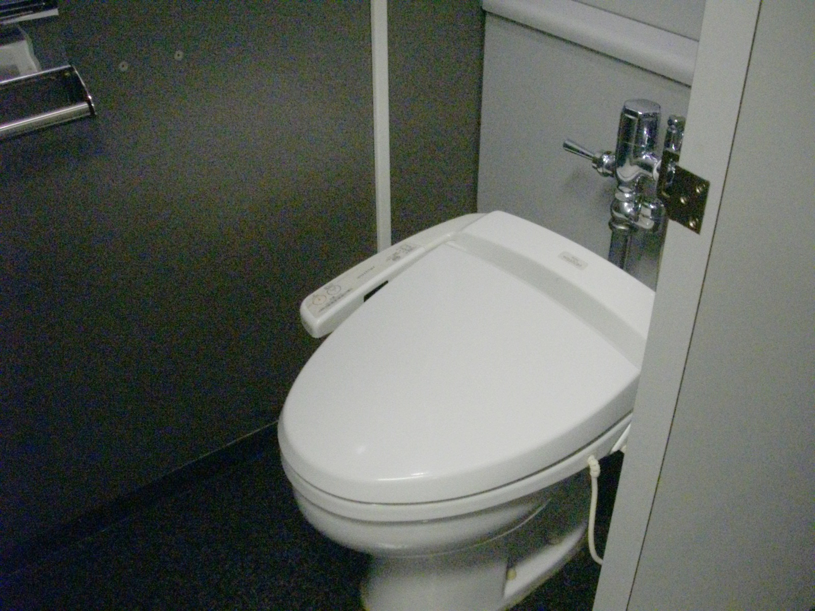 ウォシュレット付きトイレ個室