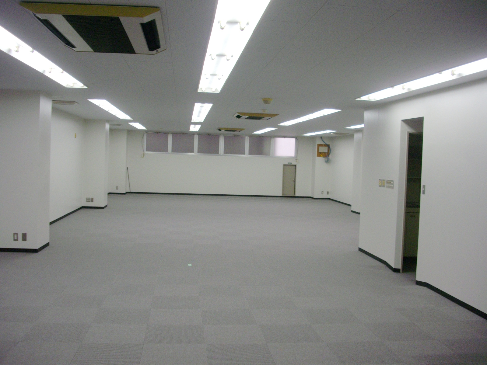 オフィス室内参考画像