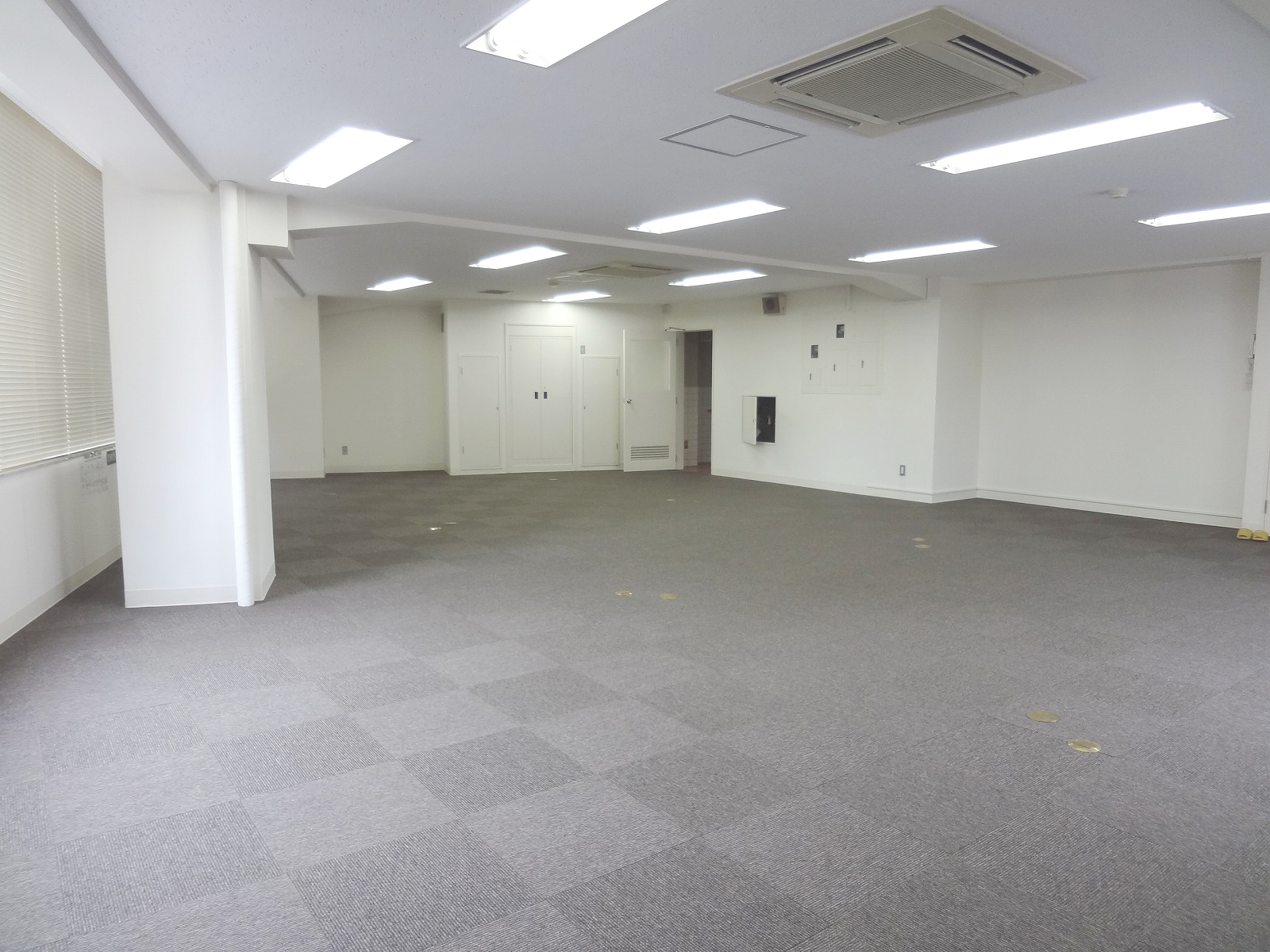 オフィス室内参考画像
