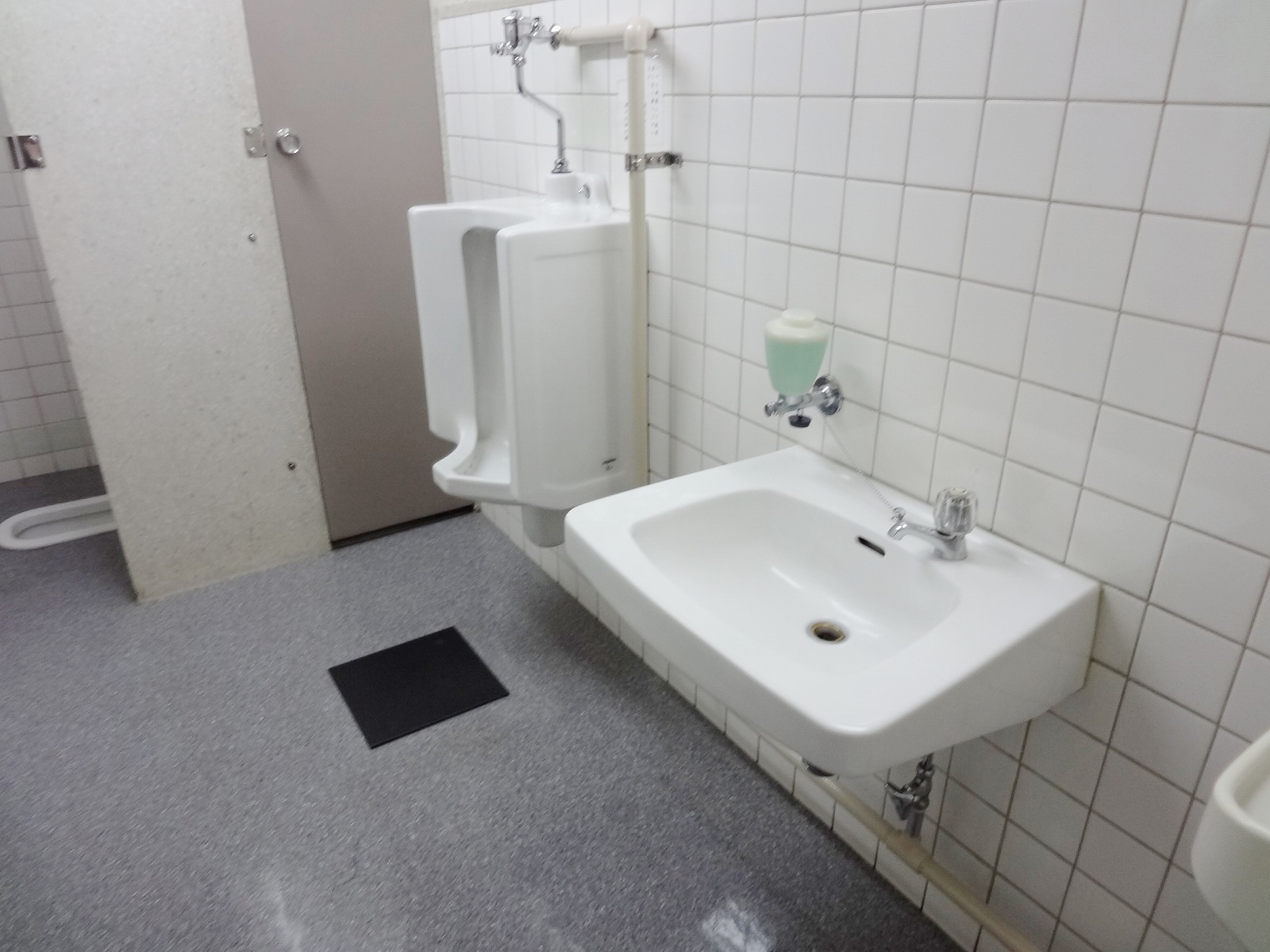 男性用トイレ