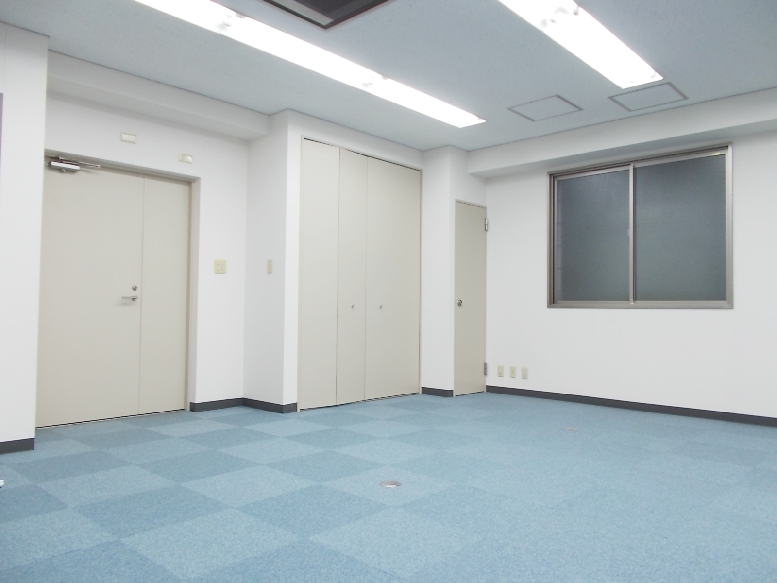 別角度からの様子