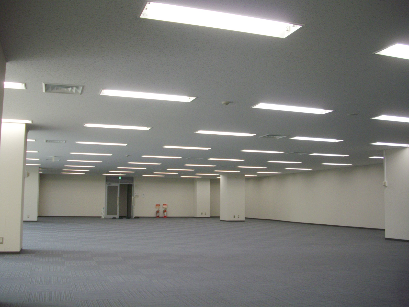 オフィス室内参考画像