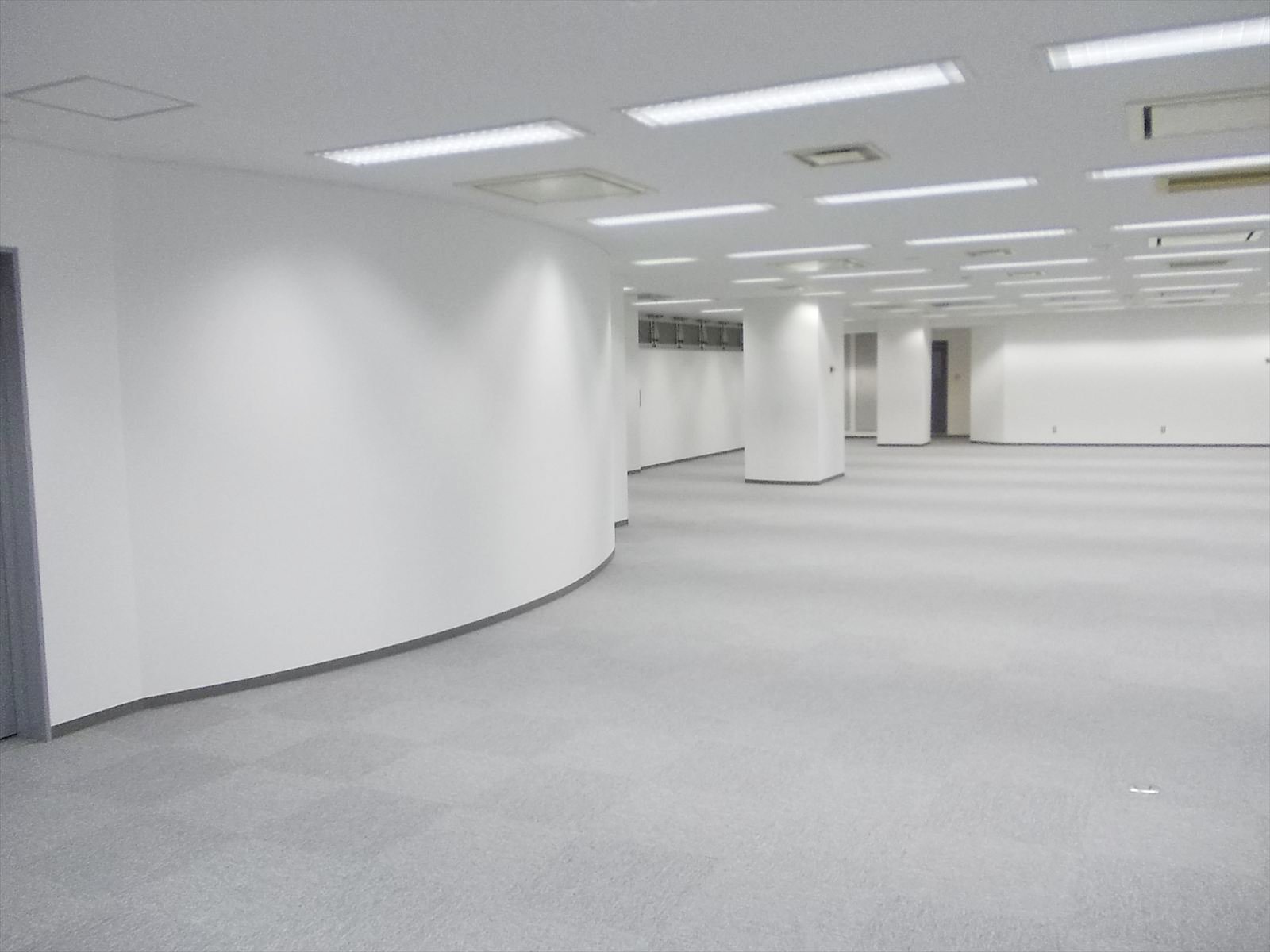 壁が丸みを帯びている部分も