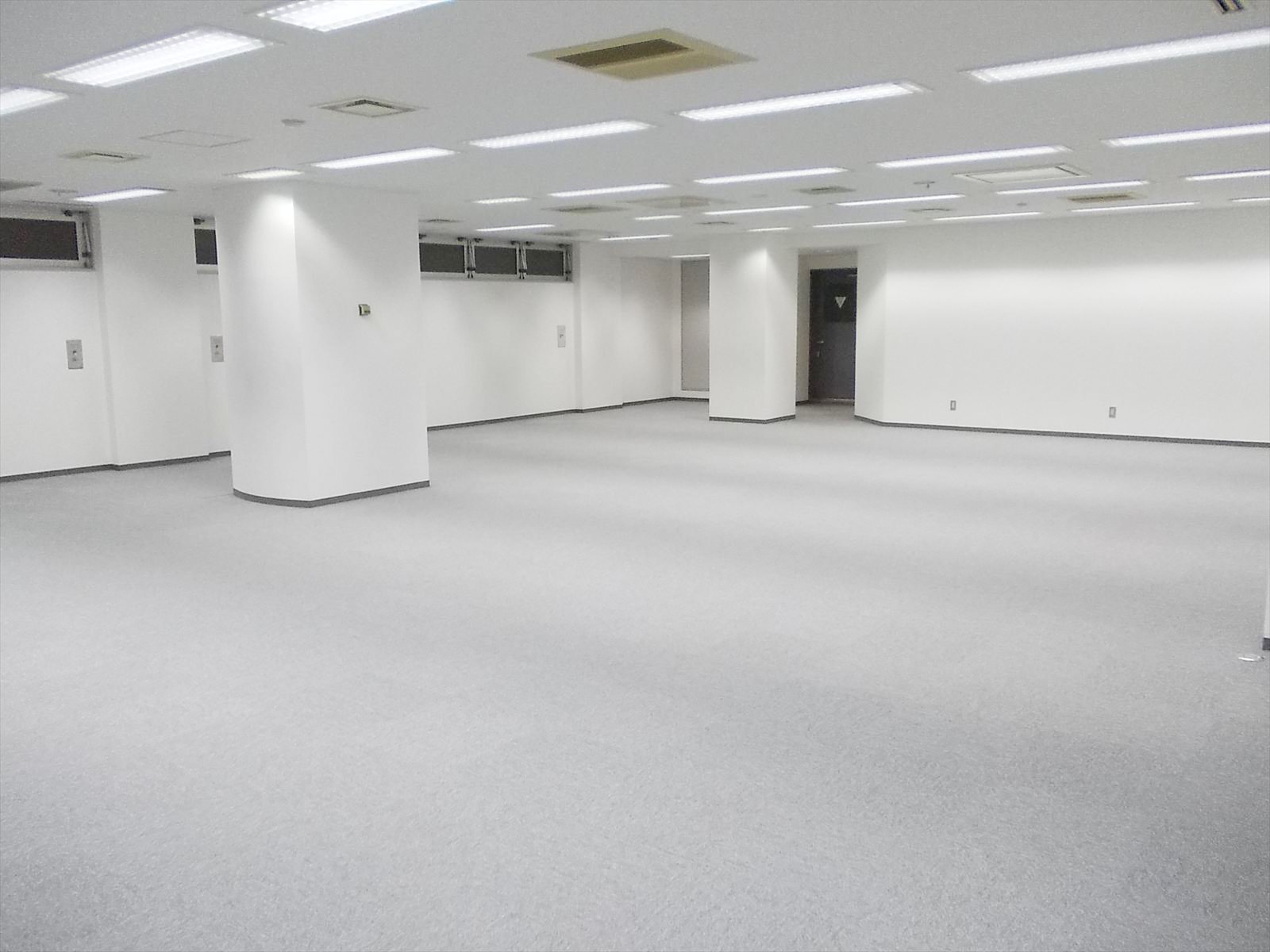 開放感のある貸室内