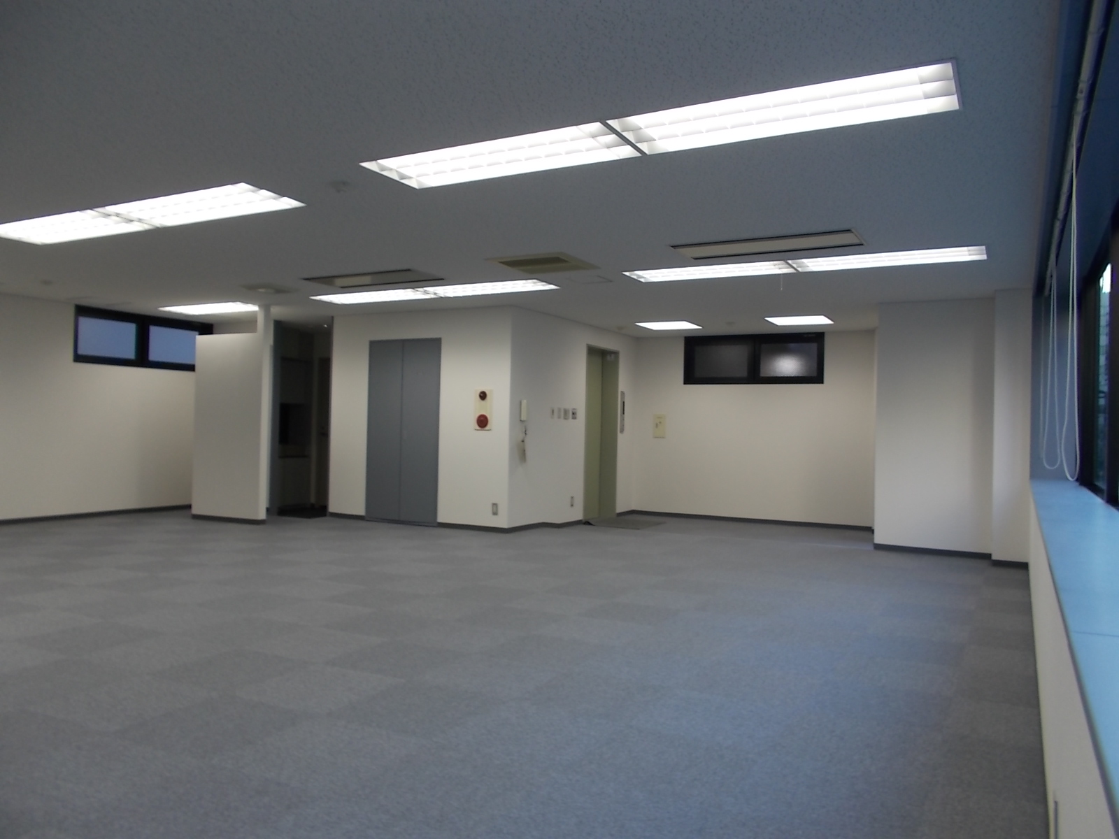 別角度の様子
