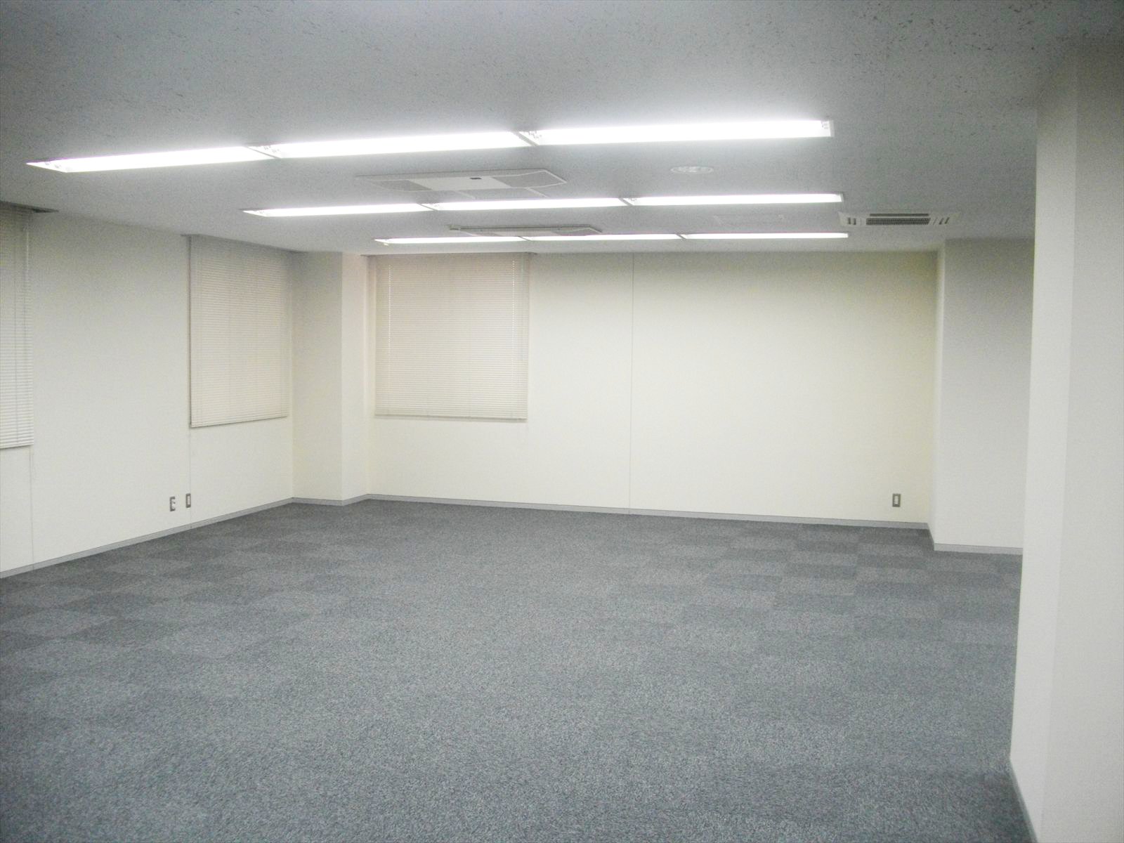 オフィス室内参考画像