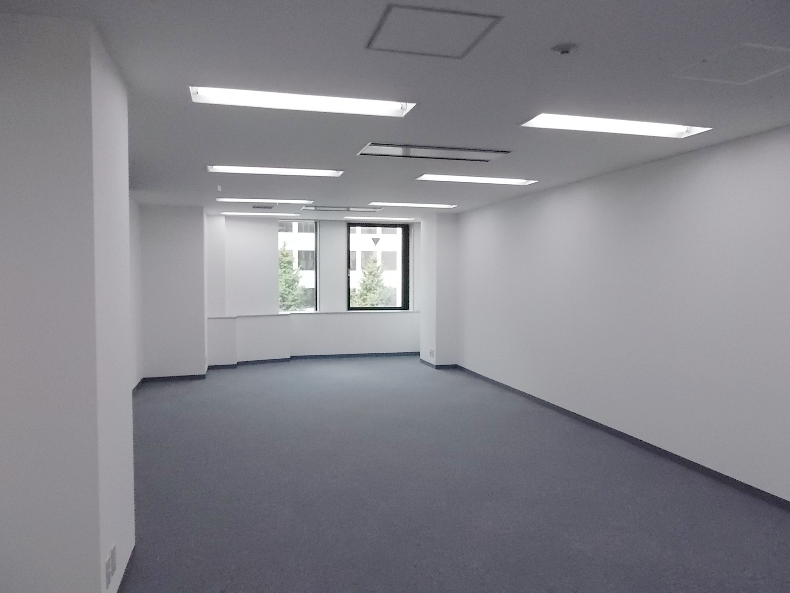 オフィス室内参考画像