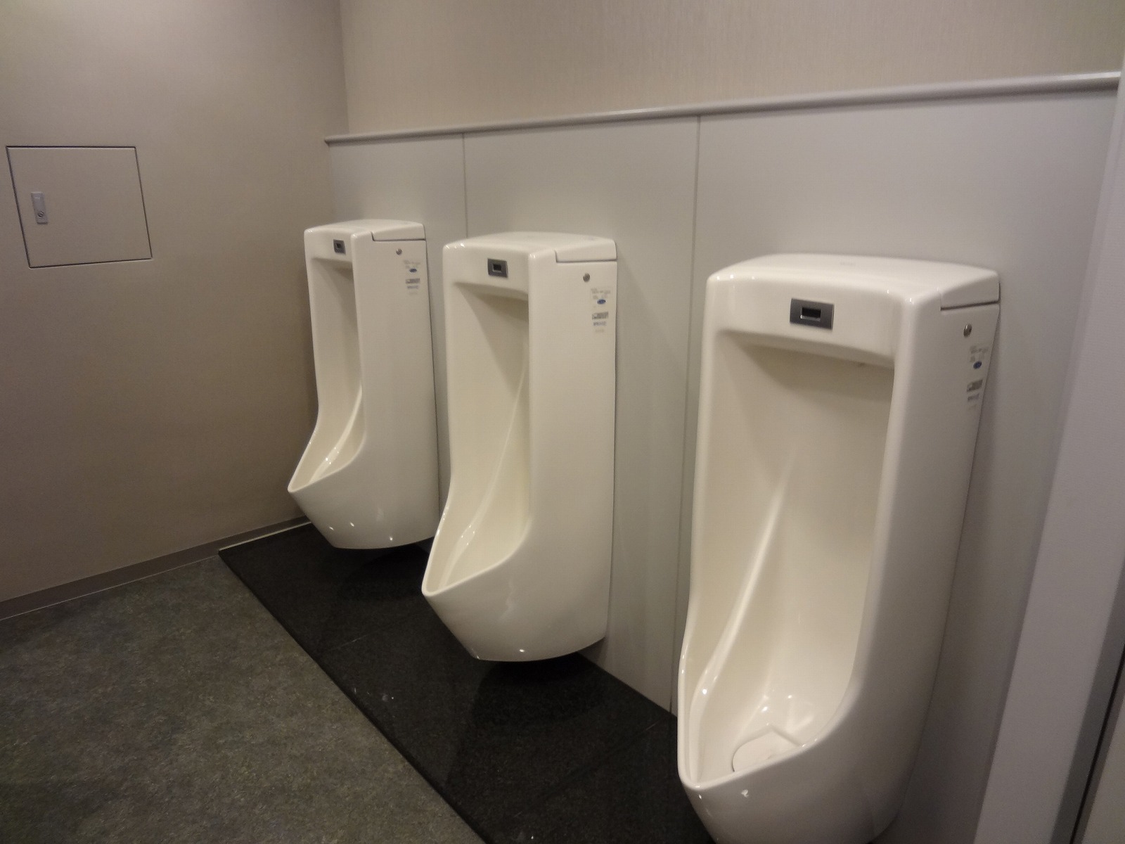男性用トイレ