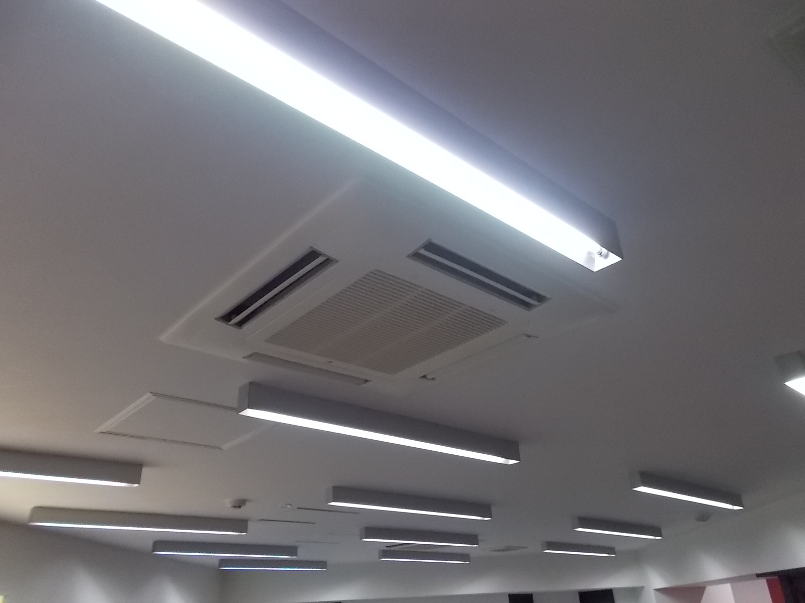 天井照明・空調吹き出し口