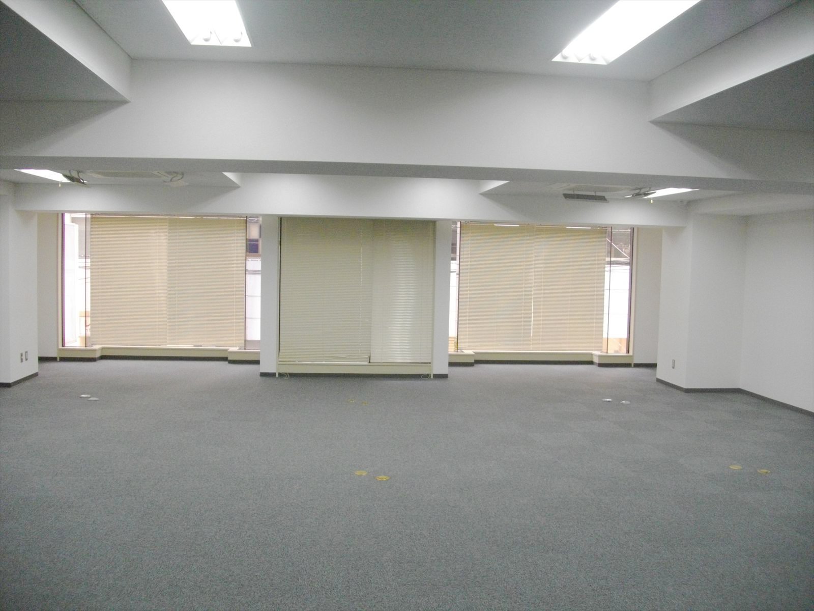 オフィス室内参考画像