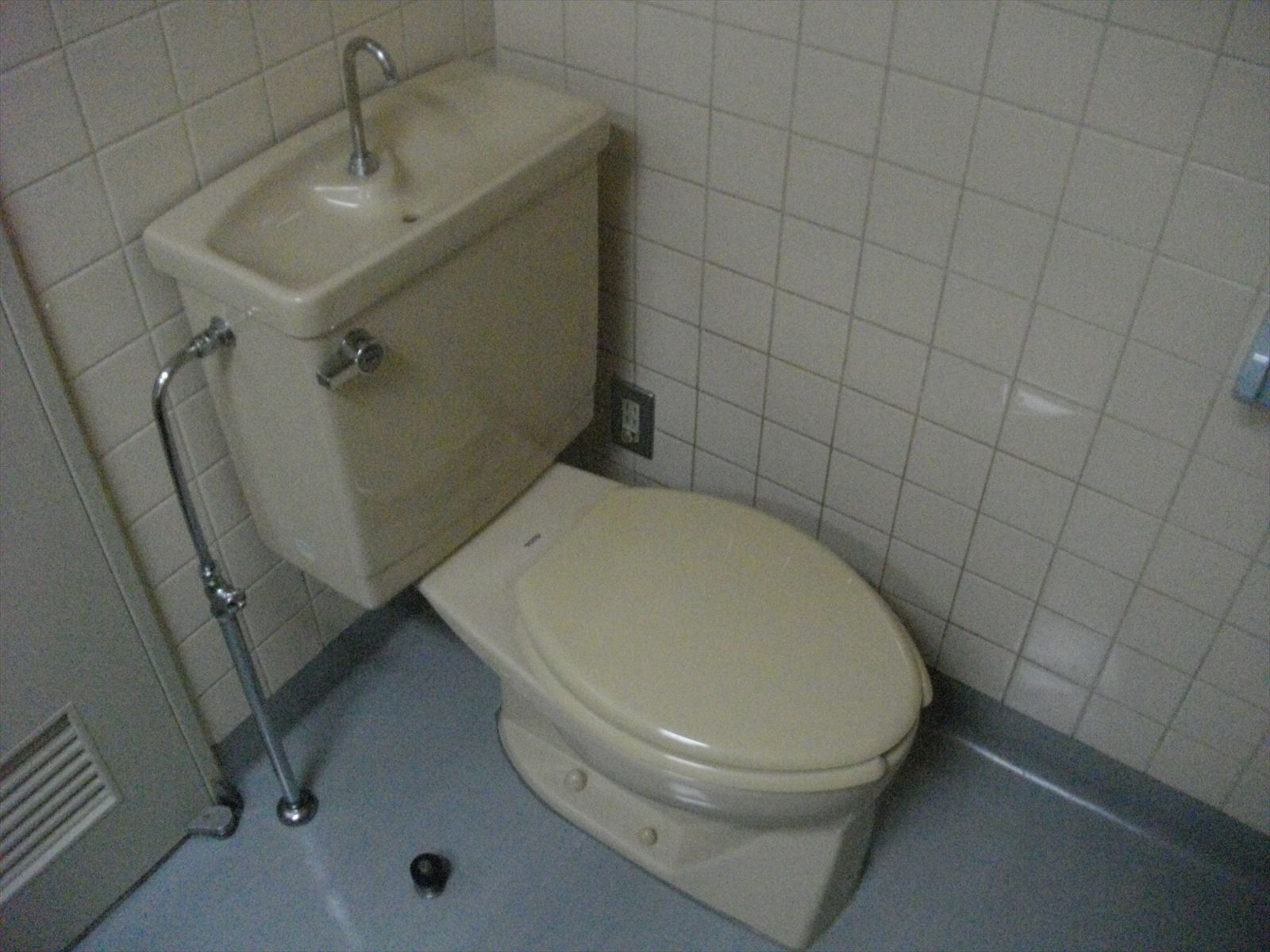 男女別トイレ個室