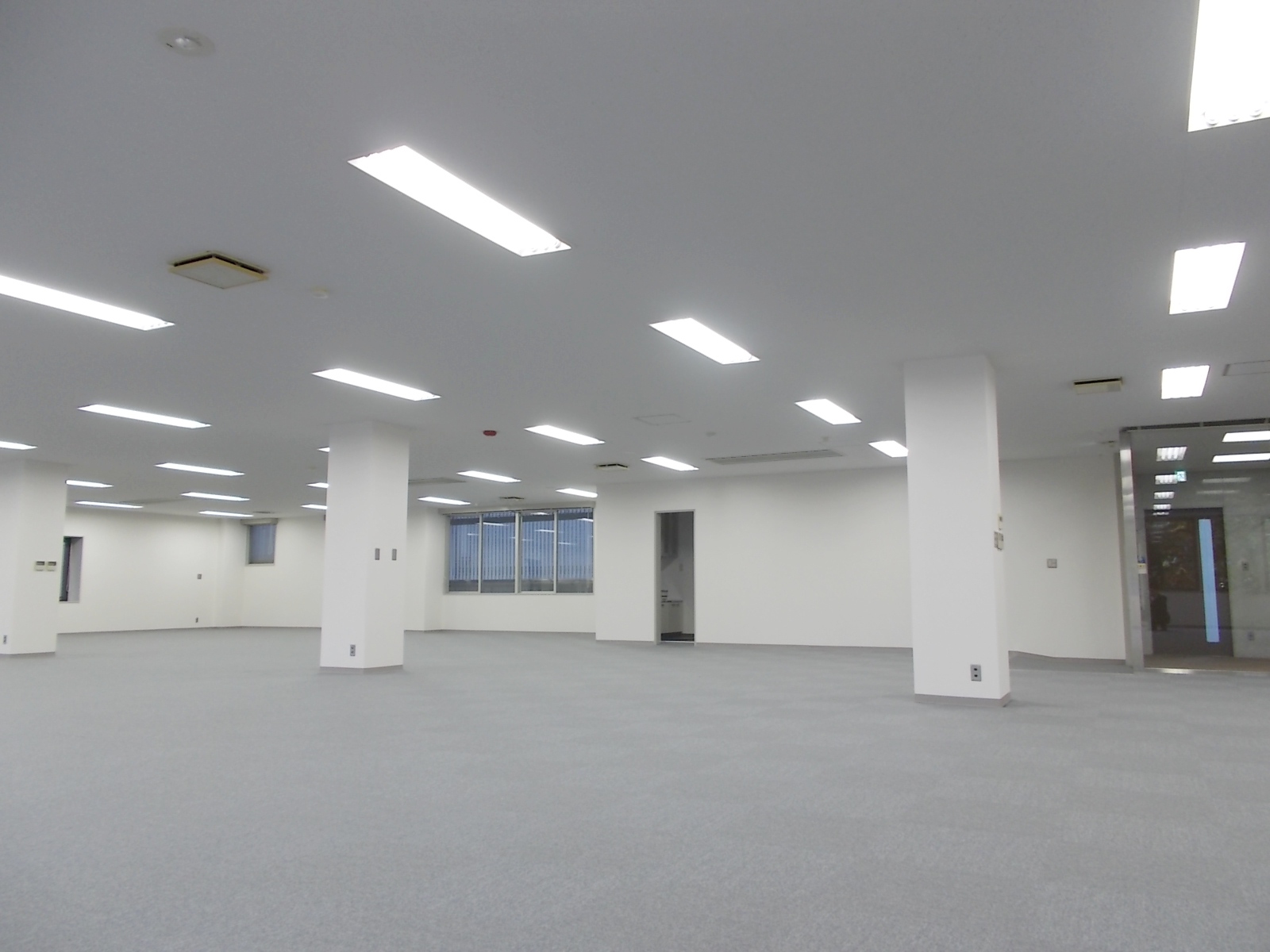 オフィス室内参考画像
