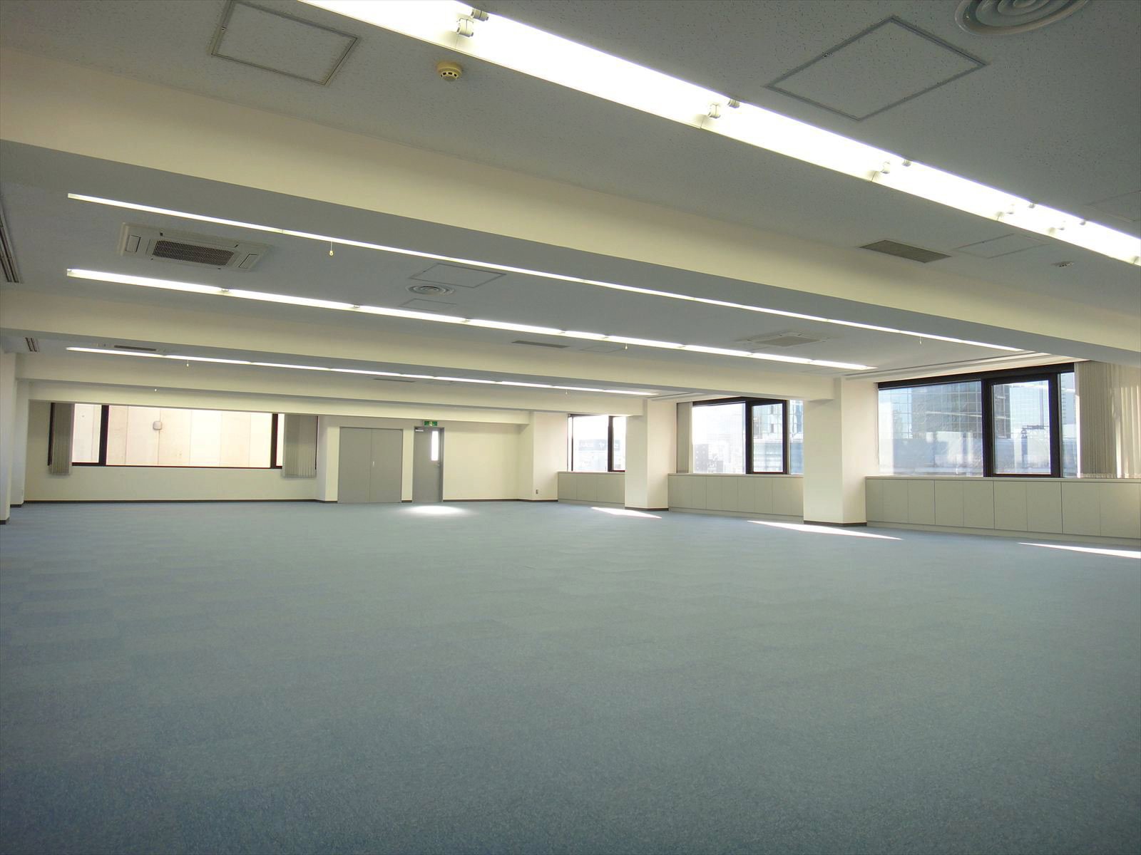 オフィス室内参考画像