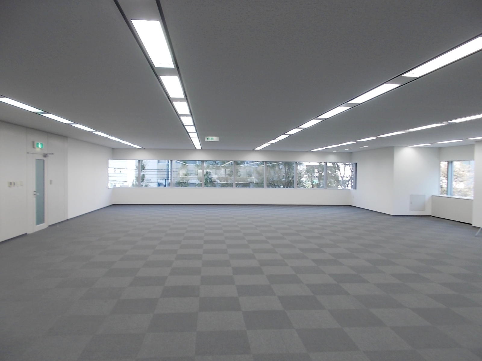 オフィス室内参考画像