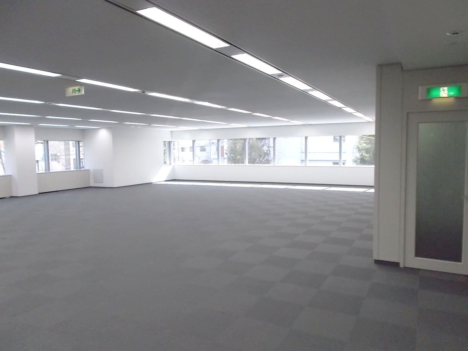 別角度の様子