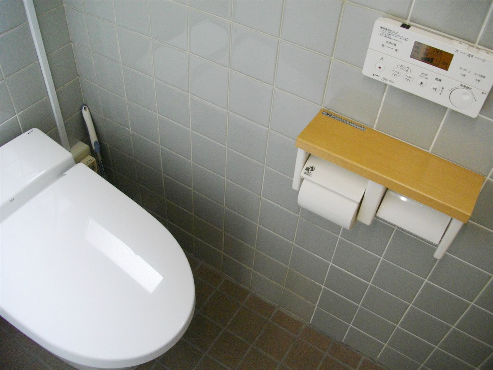 トイレはウォシュレット付き