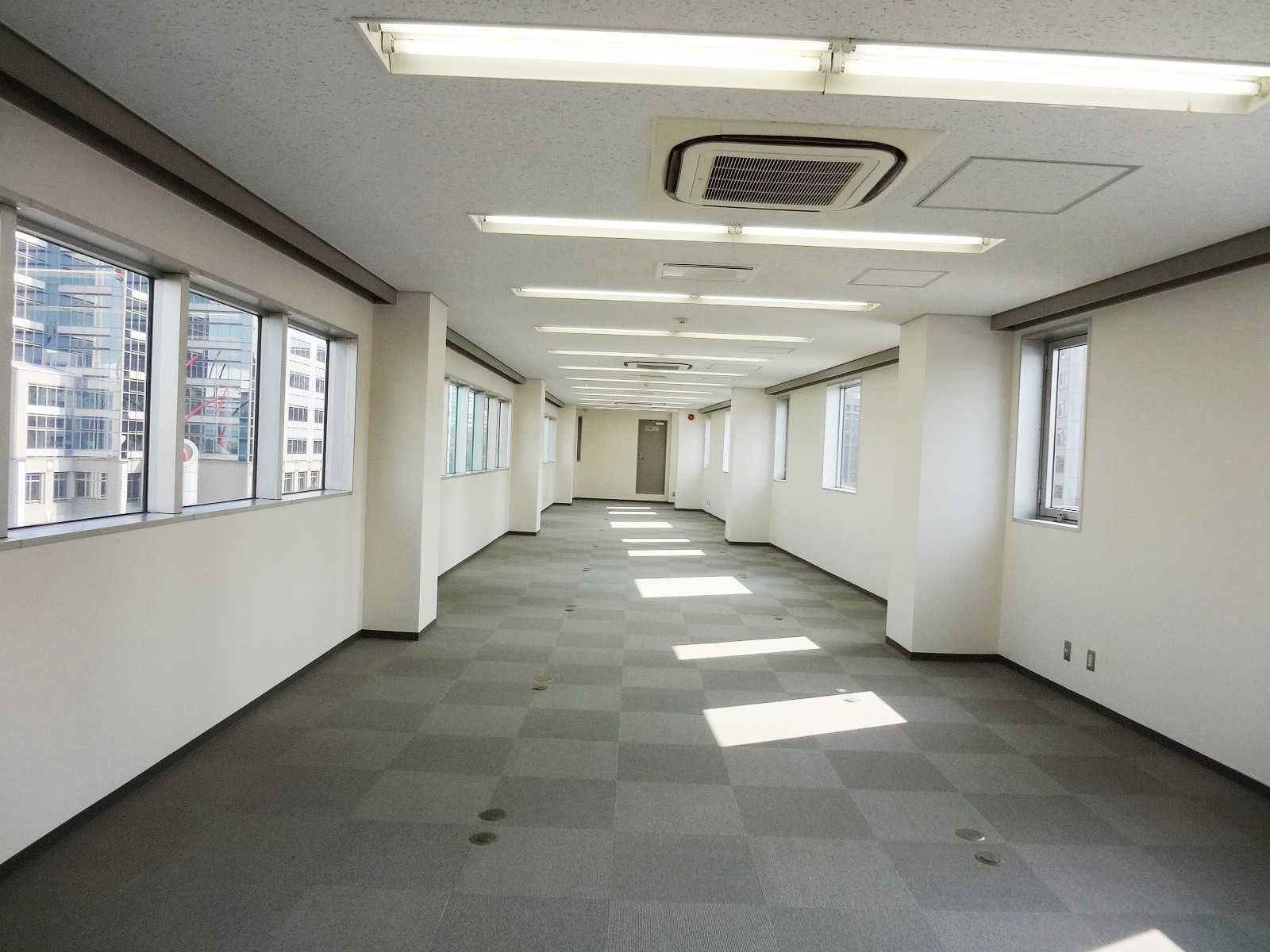 オフィス室内参考画像